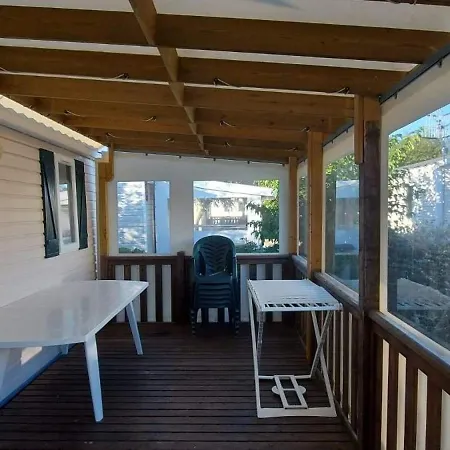 Camping Mobil-home 6 Personnes *